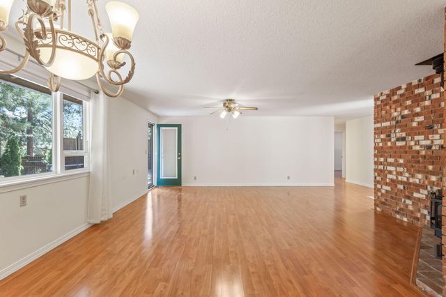 61176 Larkwood Drive, Bend, OR 97702