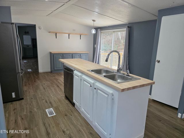 1288 Maiden Ln Lane, Jellico, TN 37762