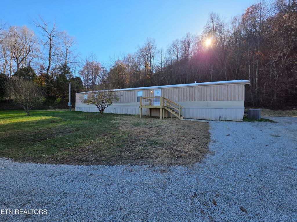 1288 Maiden Ln Lane, Jellico, TN 37762