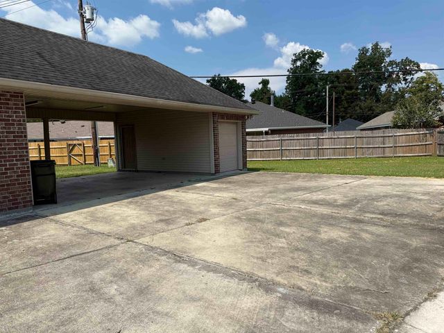 5716 Dene Drive, Houma, LA 70364