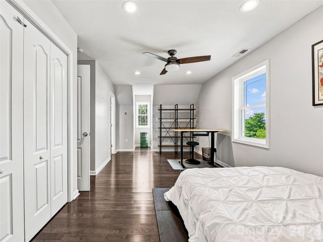 73 Mountain Street, Asheville, NC 28801
