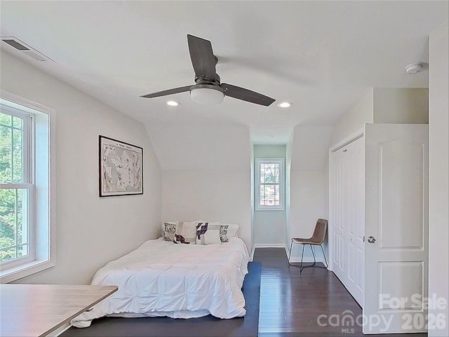 73 Mountain Street, Asheville, NC 28801
