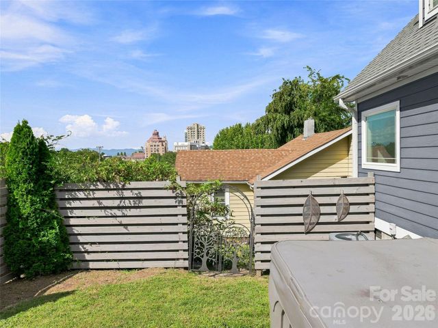 73 Mountain Street, Asheville, NC 28801