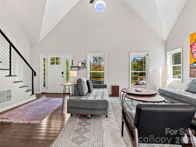 73 Mountain Street, Asheville, NC 28801