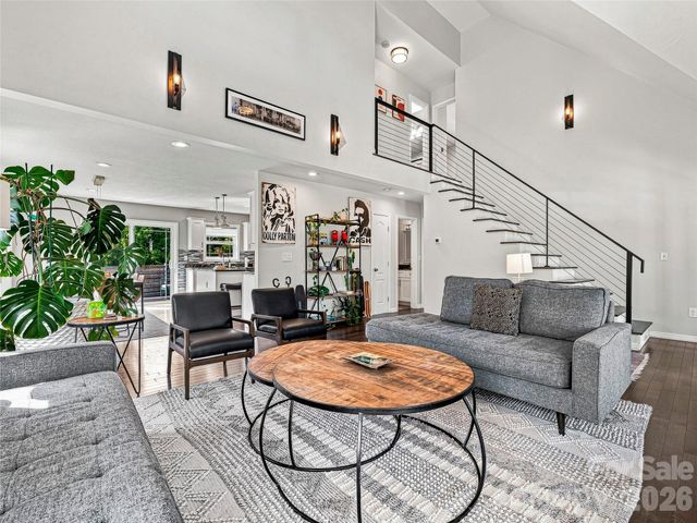 73 Mountain Street, Asheville, NC 28801