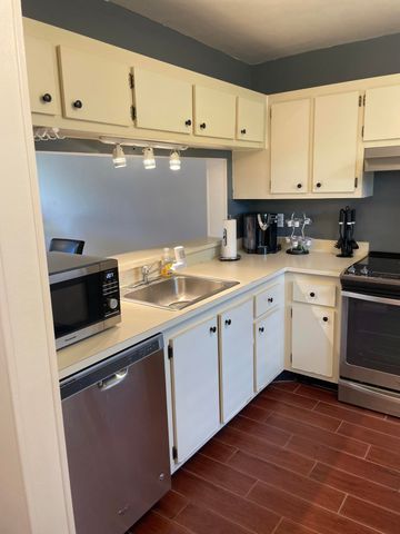 4598 Lucerne Lakes Boulevard E 101, Lake Worth, FL 33467