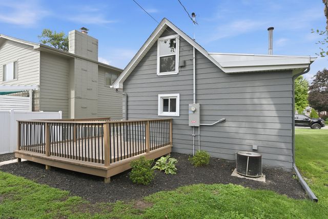 2111 S 10TH Street, Council Bluffs, IA 51501