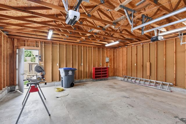 2111 S 10TH Street, Council Bluffs, IA 51501