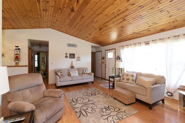 5616 Stonefield ROAD, Slinger, WI 53086