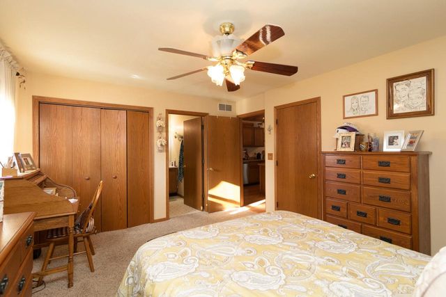 5616 Stonefield ROAD, Slinger, WI 53086