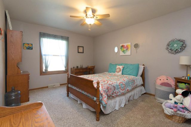 5616 Stonefield ROAD, Slinger, WI 53086