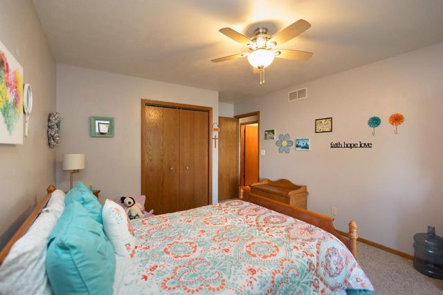 5616 Stonefield ROAD, Slinger, WI 53086