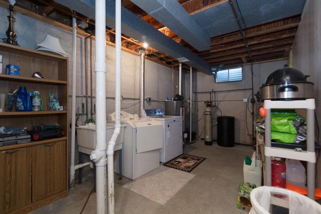 5616 Stonefield ROAD, Slinger, WI 53086