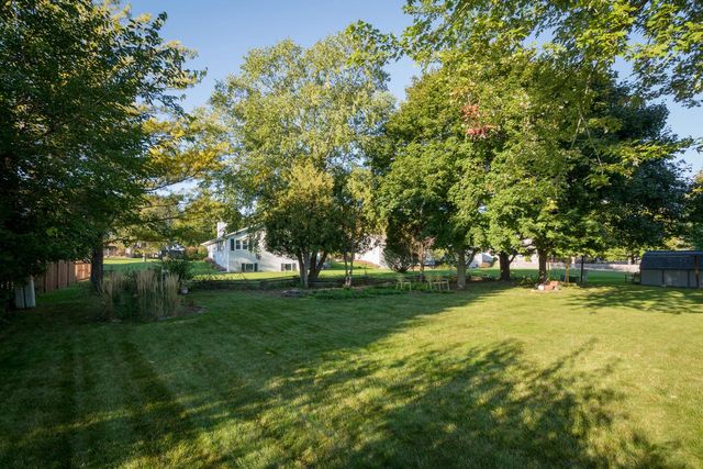 5616 Stonefield ROAD, Slinger, WI 53086