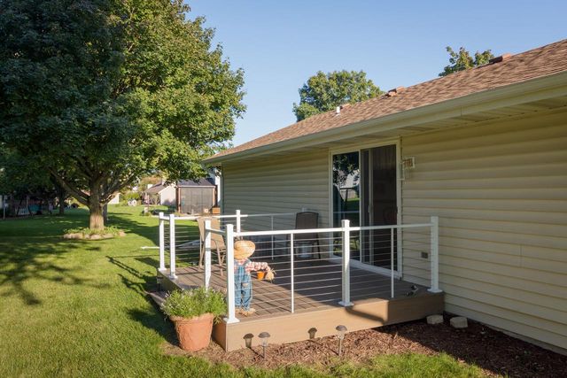 5616 Stonefield ROAD, Slinger, WI 53086