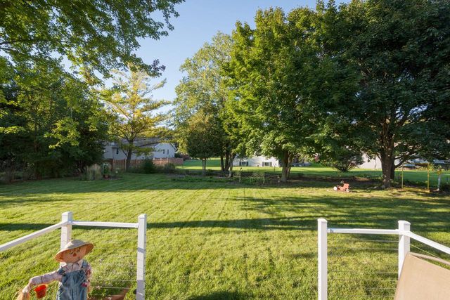 5616 Stonefield ROAD, Slinger, WI 53086
