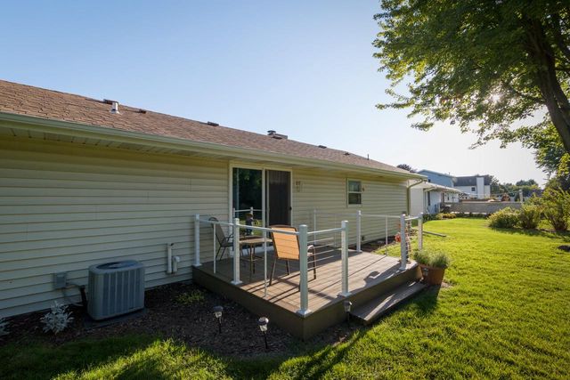 5616 Stonefield ROAD, Slinger, WI 53086