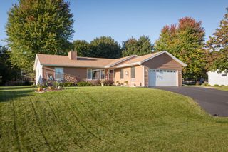 5616 Stonefield ROAD, Slinger, WI 53086