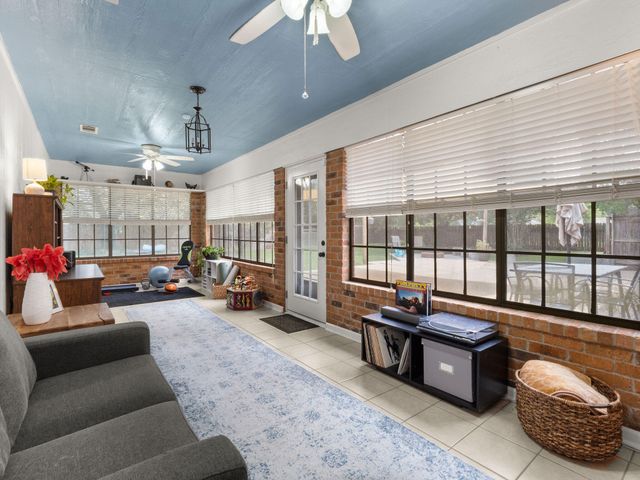 1616 Charleston, Deridder, LA 70634