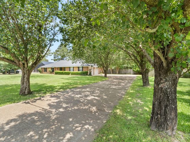 1616 Charleston, Deridder, LA 70634