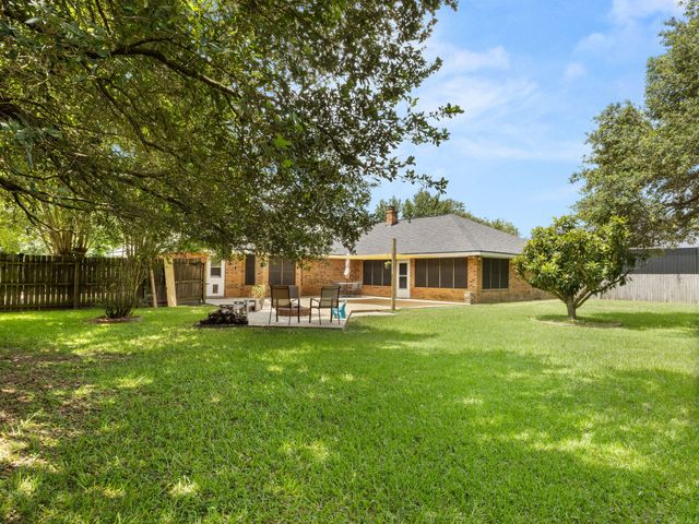 1616 Charleston, Deridder, LA 70634