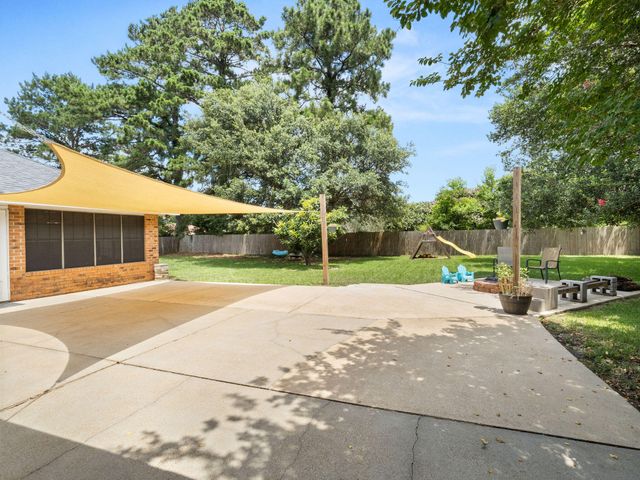 1616 Charleston, Deridder, LA 70634
