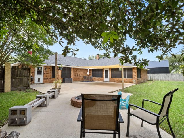 1616 Charleston, Deridder, LA 70634