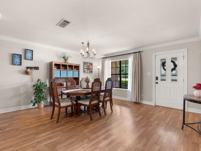 1616 Charleston, Deridder, LA 70634
