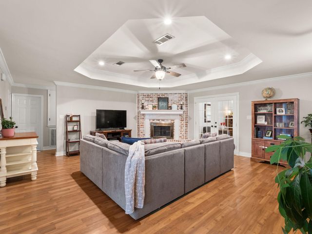1616 Charleston, Deridder, LA 70634