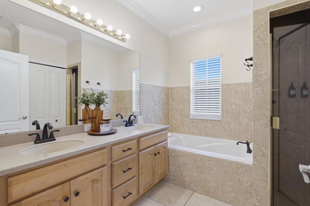 2 Lisbon St, St Augustine, FL 32080