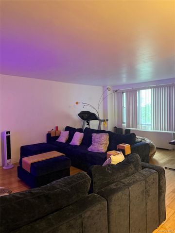 61-20 Grand Central Parkway B 708, Forest Hills, NY 11375