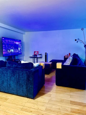 61-20 Grand Central Parkway B 708, Forest Hills, NY 11375