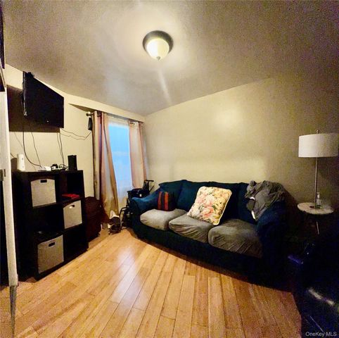 61-20 Grand Central Parkway B 708, Forest Hills, NY 11375