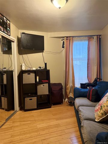 61-20 Grand Central Parkway B 708, Forest Hills, NY 11375