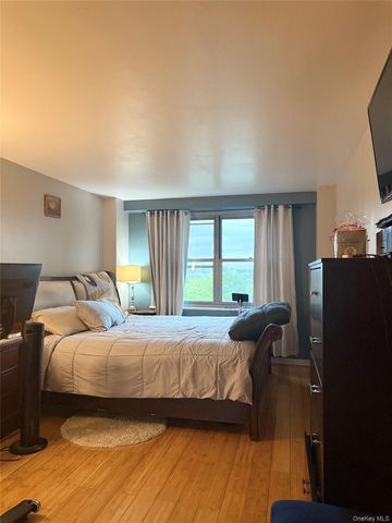 61-20 Grand Central Parkway B 708, Forest Hills, NY 11375