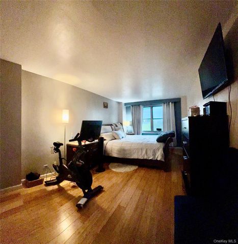61-20 Grand Central Parkway B 708, Forest Hills, NY 11375