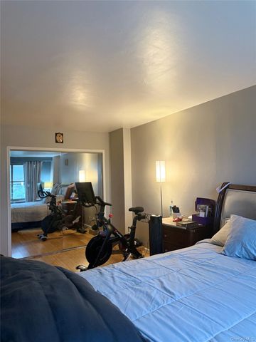 61-20 Grand Central Parkway B 708, Forest Hills, NY 11375