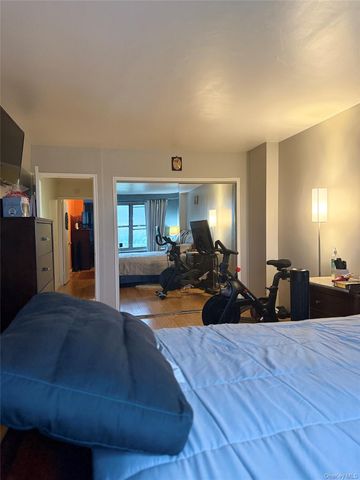 61-20 Grand Central Parkway B 708, Forest Hills, NY 11375