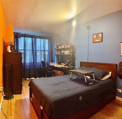 61-20 Grand Central Parkway B 708, Forest Hills, NY 11375