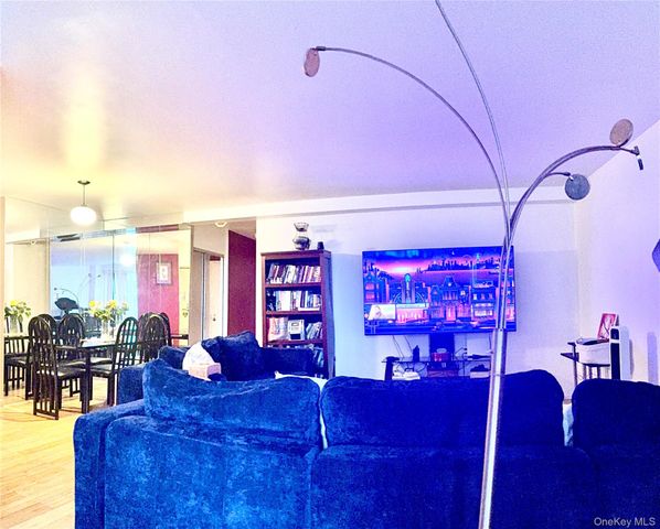 61-20 Grand Central Parkway B 708, Forest Hills, NY 11375