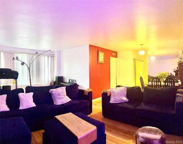 61-20 Grand Central Parkway B 708, Forest Hills, NY 11375