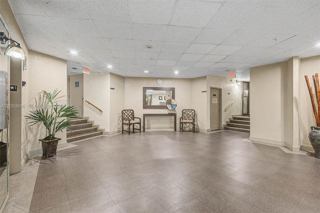 10852 N Kendall Drive 314, Miami, FL 33176