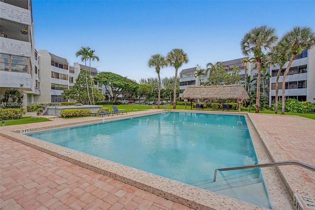 10852 N Kendall Drive 314, Miami, FL 33176