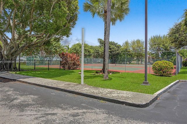 10852 N Kendall Drive 314, Miami, FL 33176