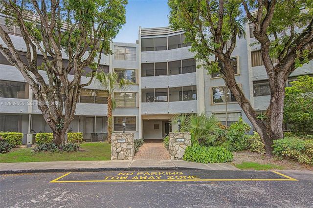 10852 N Kendall Drive 314, Miami, FL 33176