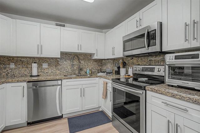 10852 N Kendall Drive 314, Miami, FL 33176
