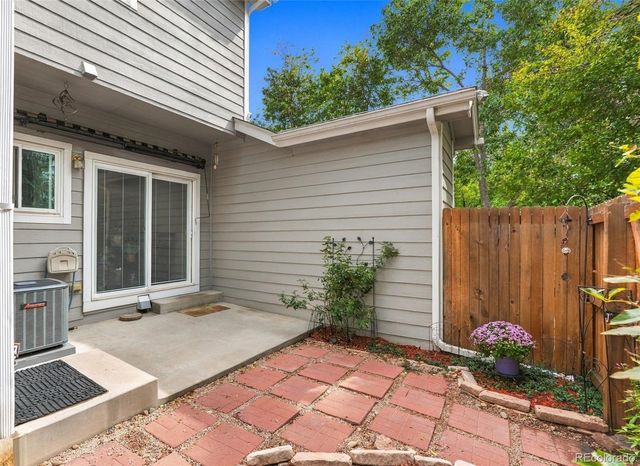 9609 W Chatfield Avenue B, Littleton, CO 80128