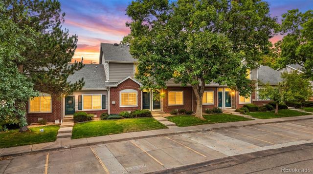 9609 W Chatfield Avenue B, Littleton, CO 80128
