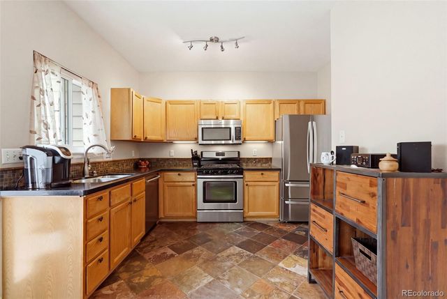 9609 W Chatfield Avenue B, Littleton, CO 80128