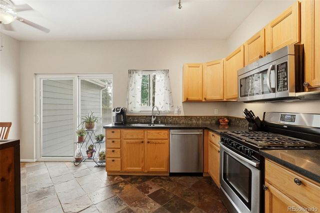 9609 W Chatfield Avenue B, Littleton, CO 80128